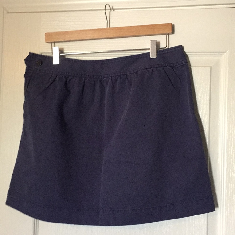 Navy J Crew skirt with pockets!